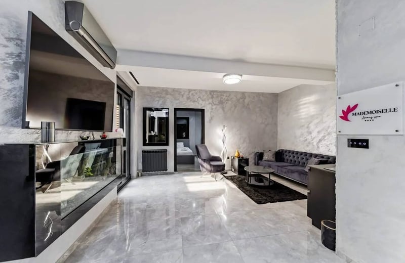 Alquiler de un elegante piso de 2 habitaciones, 42 m², con sauna y jacuzzi en el distrito de Vozdovac, Belgrado, Serbia